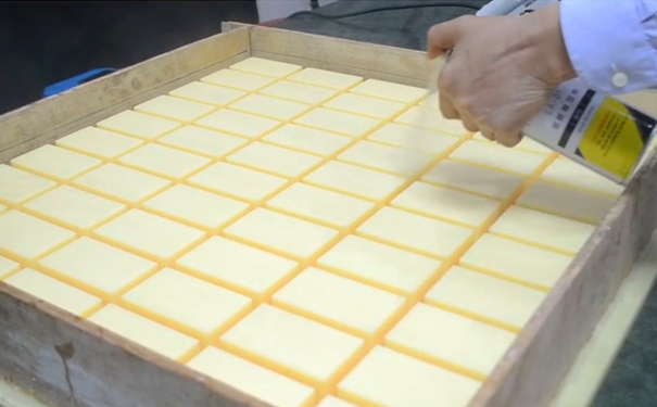 模具硅橡膠操作為什么要用脫模劑？